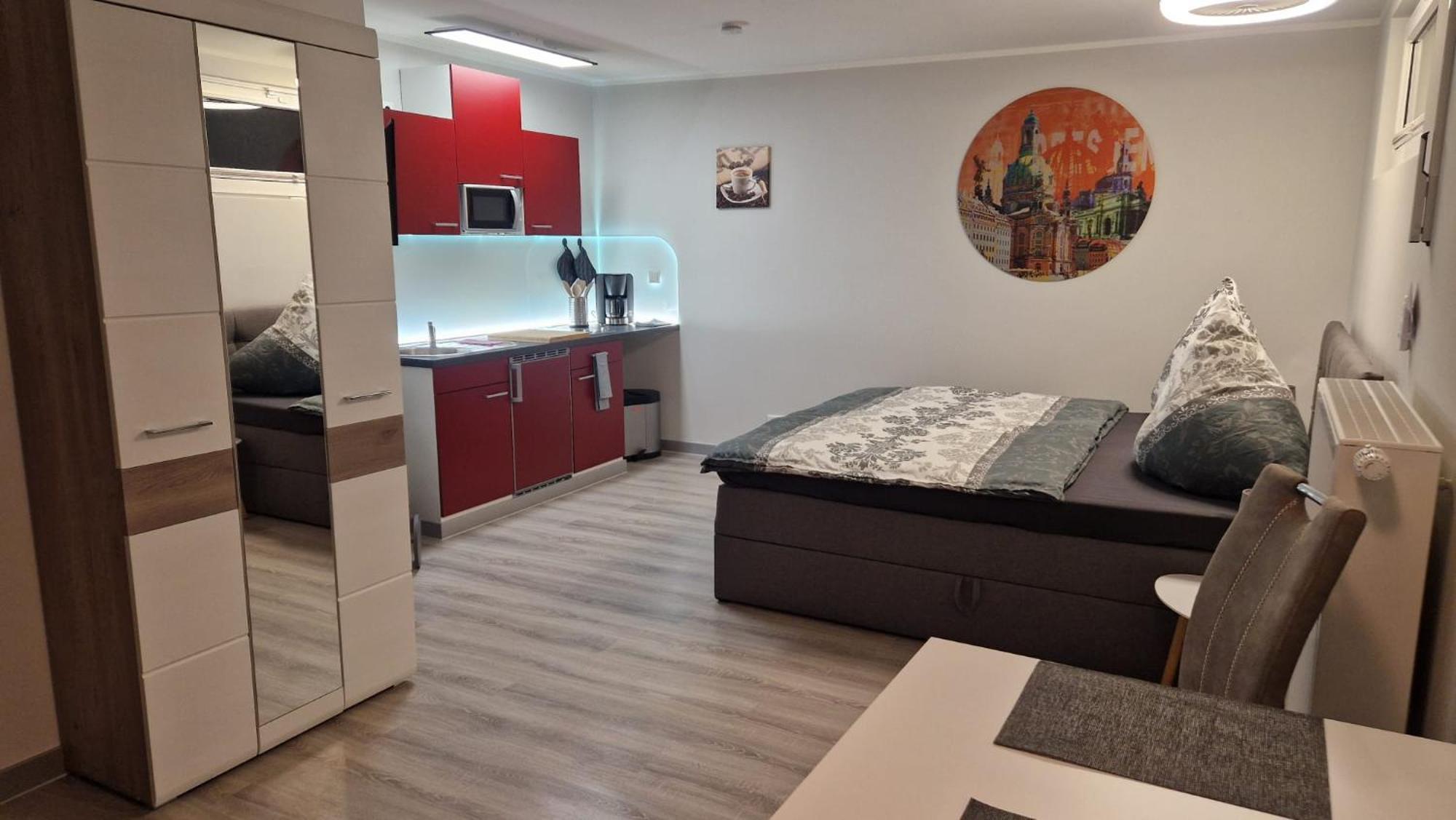 Ferienwohnung Oder Studio Dresden-Neustadt Inkl Parkplatz Mit Balkon Oder Terrasse 객실 사진